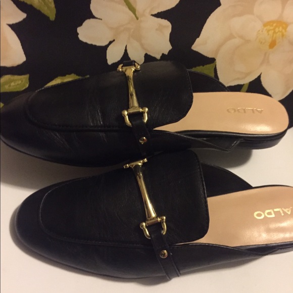 Aldo Shoes - Aldo Women’s Sz 8  Black w Gold accent loafers